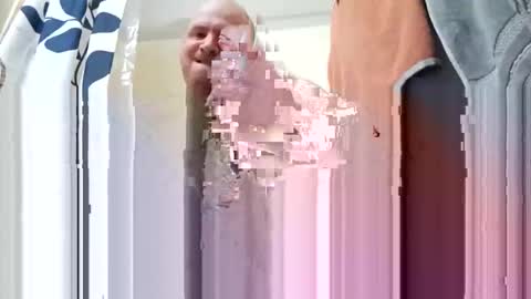 Snapshot of mickey_2007 chatting on 01/15/26, 04:17 mickey_2007 online show from 01/15/26, 04:17