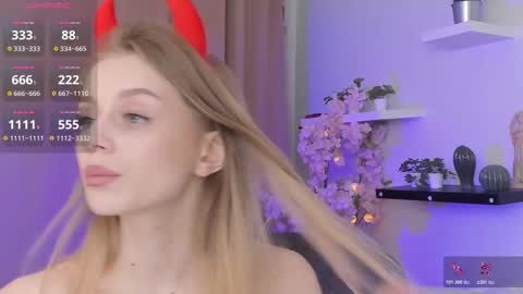 Snapshot of mickey_milk chatting on 03/30/26, 06:31 Micky online show from 03/30/26, 06:31