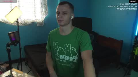 Snapshot of mickey_pict chatting on 02/14/25, 08:52 Mickey online show from 02/14/25, 08:52