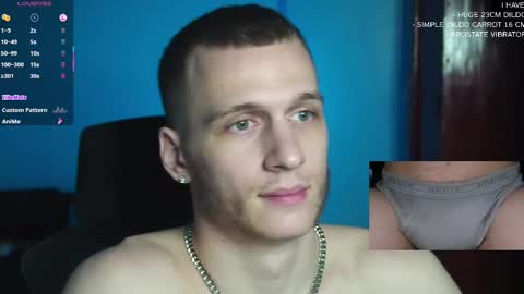 Snapshot of mickey_pict chatting on 02/28/25, 12:20 Mickey online show from 02/28/25, 12:20