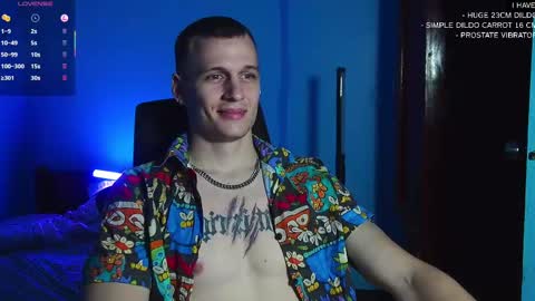 Snapshot of mickey_pict chatting on 03/10/25, 01:43 Mickey online show from 03/10/25, 01:43