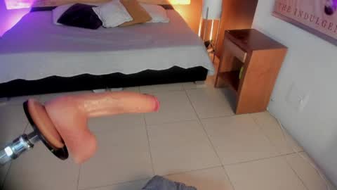 Snapshot of micki__ chatting on 05/19/26, 11:27 Micki online show from 05/19/26, 11:27