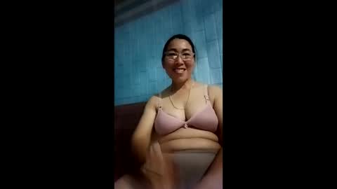 Snapshot of mickye00 chatting on 05/11/26, 02:45 Miky online show from 05/11/26, 02:45