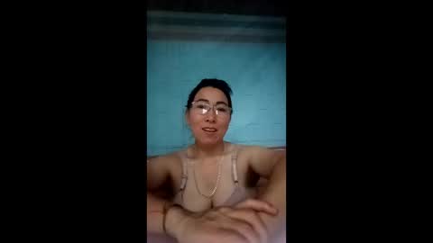 Snapshot of mickye00 chatting on 05/27/26, 10:45 Miky online show from 05/27/26, 10:45
