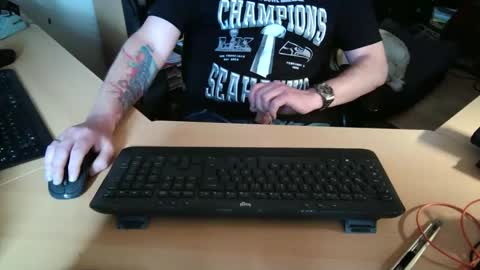 Snapshot of mickyj chatting on 05/31/26, 04:03 mickyj online show from 05/31/26, 04:03