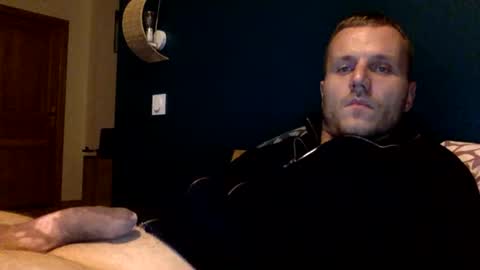 Snapshot of mickylove67 chatting on 10/21/25, 09:15 mickylove67 online show from 10/21/25, 09:15