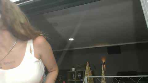 Snapshot of mickystrumia chatting on 12/16/25, 12:26 mickystrumia online show from 12/16/25, 12:26