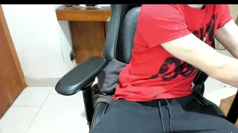 Snapshot of microfama00 chatting on 03/20/26, 03:39 microfama00 online show from 03/20/26, 03:39