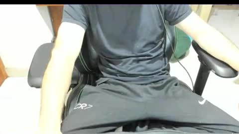 Snapshot of microfama00 chatting on 04/01/26, 10:07 microfama00 online show from 04/01/26, 10:07