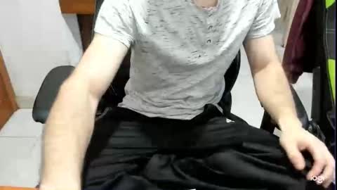 Snapshot of microfama00 chatting on 04/05/26, 04:59 microfama00 online show from 04/05/26, 04:59