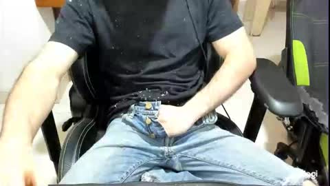 Snapshot of microfama00 chatting on 04/15/26, 07:48 microfama00 online show from 04/15/26, 07:48