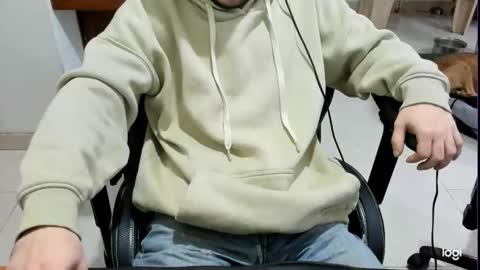 Snapshot of microfama00 chatting on 04/17/26, 07:00 microfama00 online show from 04/17/26, 07:00