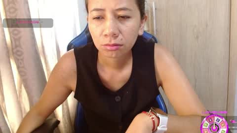 Snapshot of miculohot chatting on 05/25/26, 12:22 vanesa sexy online show from 05/25/26, 12:22