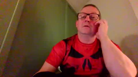 Snapshot of middleton2021 chatting on 11/17/25, 05:52 middleton2021 online show from 11/17/25, 05:52