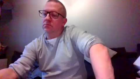 Snapshot of middleton2021 chatting on 12/01/25, 02:55 middleton2021 online show from 12/01/25, 02:55