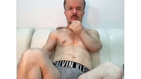 Snapshot of midgettripod1 chatting on 09/25/25, 12:25 Aaron online show from 09/25/25, 12:25