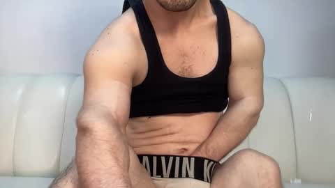 Snapshot of midgettripod1 chatting on 10/01/25, 12:05 Aaron online show from 10/01/25, 12:05