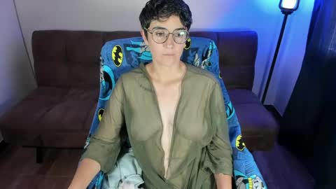 Snapshot of midnight07_ chatting on 04/17/26, 03:37 Blue online show from 04/17/26, 03:37