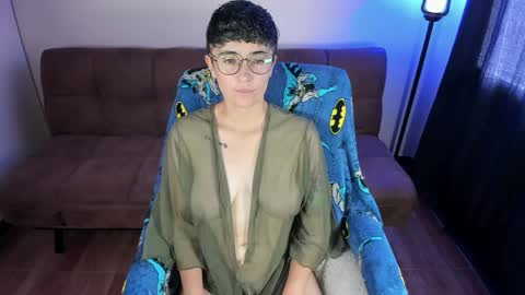 Blue online show from 06/05/26, 03:51