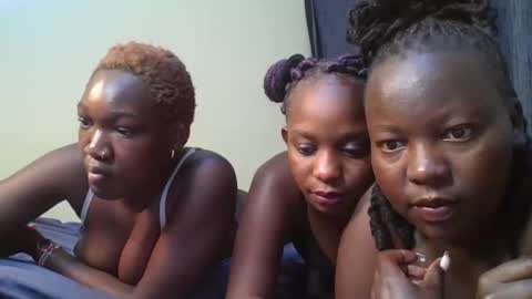 midnight_curves online show from 04/11/26, 12:04