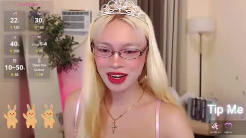 Marie Antoinette online show from 05/18/26, 04:35