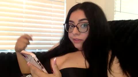 midnightbruja111 online show from 12/01/25, 07:30