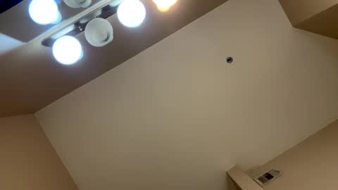 Snapshot of midnightcouple00 chatting on 11/12/25, 11:32 SexyLatinaCouple online show from 11/12/25, 11:32