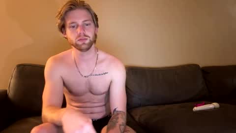 Snapshot of midnightcouple00 chatting on 11/13/25, 09:30 SexyLatinaCouple online show from 11/13/25, 09:30