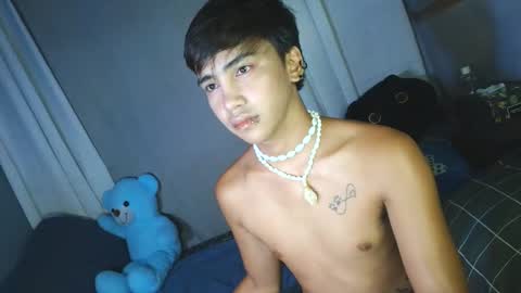 Snapshot of midnightkiller_ chatting on 11/17/25, 04:46 Kitty online show from 11/17/25, 04:46