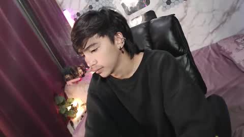 Snapshot of midnightkiller_ chatting on 04/24/26, 09:50 Kitty online show from 04/24/26, 09:50