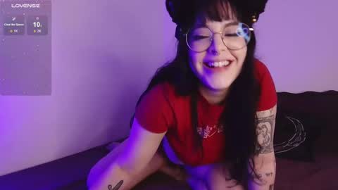 Snapshot of midnightkitten_ chatting on 11/04/25, 10:31 Nana online show from 11/04/25, 10:31