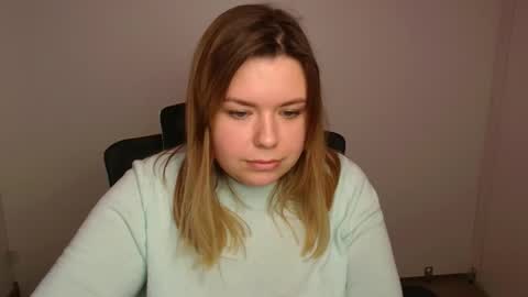 Snapshot of midnightmariana chatting on 10/25/25, 11:29 Mariana online show from 10/25/25, 11:29