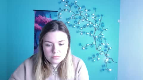 Mariana online show from 10/28/25, 12:30