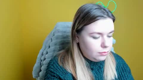 Snapshot of midnightmariana chatting on 11/17/25, 12:22 Mariana online show from 11/17/25, 12:22