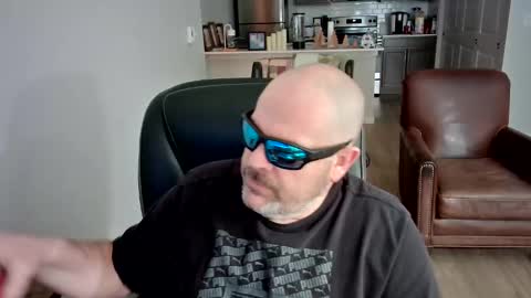 Snapshot of midnightmoonlight777 chatting on 03/23/26, 10:25 midnightmoonlight777 online show from 03/23/26, 10:25