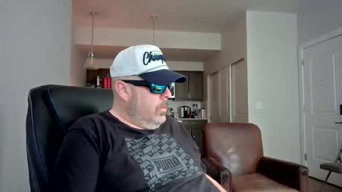 Snapshot of midnightmoonlight777 chatting on 04/22/26, 05:25 midnightmoonlight777 online show from 04/22/26, 05:25