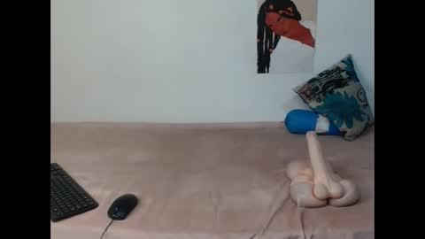 Snapshot of midnightsinx chatting on 04/15/26, 12:28 midnightsinx online show from 04/15/26, 12:28