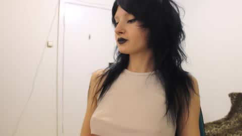 Snapshot of midnightsiren chatting on 09/22/25, 07:27 midnightsiren online show from 09/22/25, 07:27