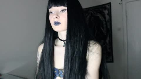 Snapshot of midnightsiren chatting on 03/01/26, 09:39 midnightsiren online show from 03/01/26, 09:39