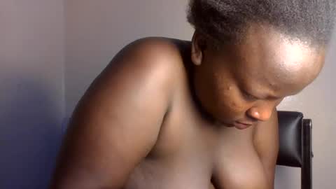 Snapshot of midnightt_curves chatting on 06/24/26, 07:02 midnightt_curves online show from 06/24/26, 07:02