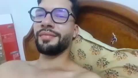 Snapshot of midoumas1 chatting on 09/16/25, 08:32 Sam online show from 09/16/25, 08:32