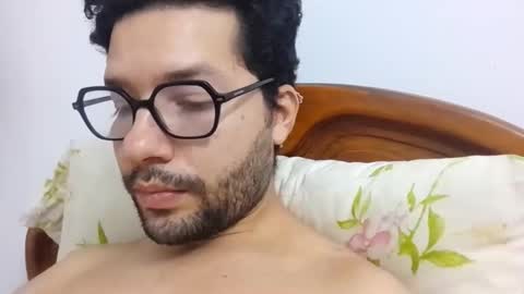 Snapshot of midoumas1 chatting on 12/14/25, 04:12 Sam online show from 12/14/25, 04:12