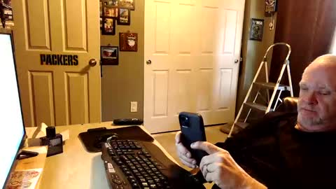 midwestdad09 online show from 10/30/25, 03:13