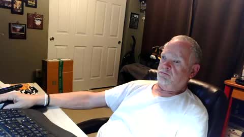 midwestdad09 online show from 07/05/26, 09:27