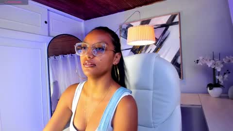 Snapshot of miel_ambar chatting on 04/17/26, 01:03 miel_ambar online show from 04/17/26, 01:03