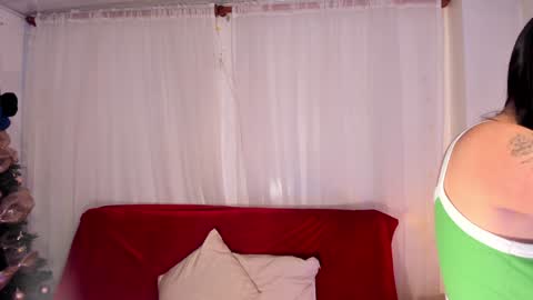 Snapshot of miel_gomez chatting on 12/28/24, 07:55 miel_gomez online show from 12/28/24, 07:55