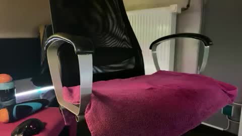 Snapshot of mies35 chatting on 09/17/25, 06:31 mies35 online show from 09/17/25, 06:31