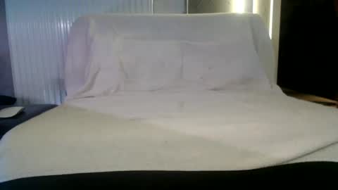 Snapshot of mies35 chatting on 12/20/25, 01:56 mies35 online show from 12/20/25, 01:56