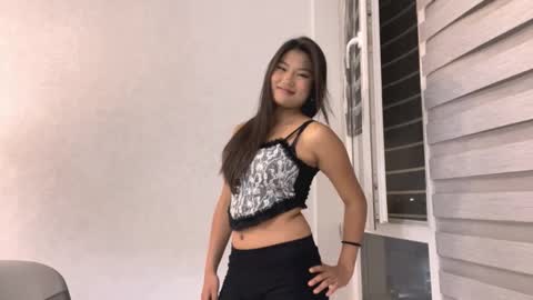 Mia online show from 10/28/25, 05:37