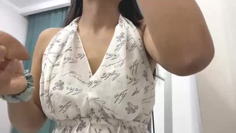 Mia online show from 11/26/25, 05:36